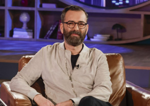 Άγγελος Μπράτης: Η φράση κλειδί για τον γάμο της Ηλιάνας Παπαγεωργίου και τα παπούτσια που θεωρεί τα πιο κακόγουστα