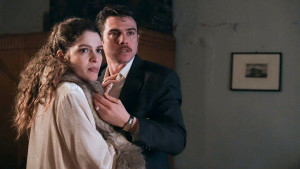 Grand Hotel: Ο Άρης ζητάει από την Αλίκη να συναντηθούν με αφορμή τον Πέτρο