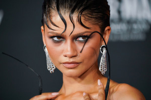 Beauty Highlights: Η Zendaya νέα πρέσβειρα της Prada, μια βιντεοκαμπάνια με την Pat McGrath και άλλα beauty news