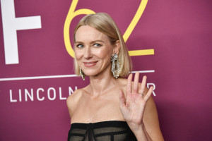 Το λαμπερό ξανθό καρέ της Naomi Watts είναι το “Crisp Martini” των ανοιξιάτικων hairstyles