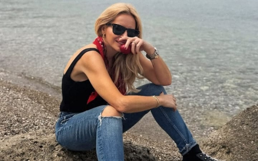 Μαρία Μπεκατώρου: Επέστρεψε με...λαθρεπιβάτη στη βαλίτσα της