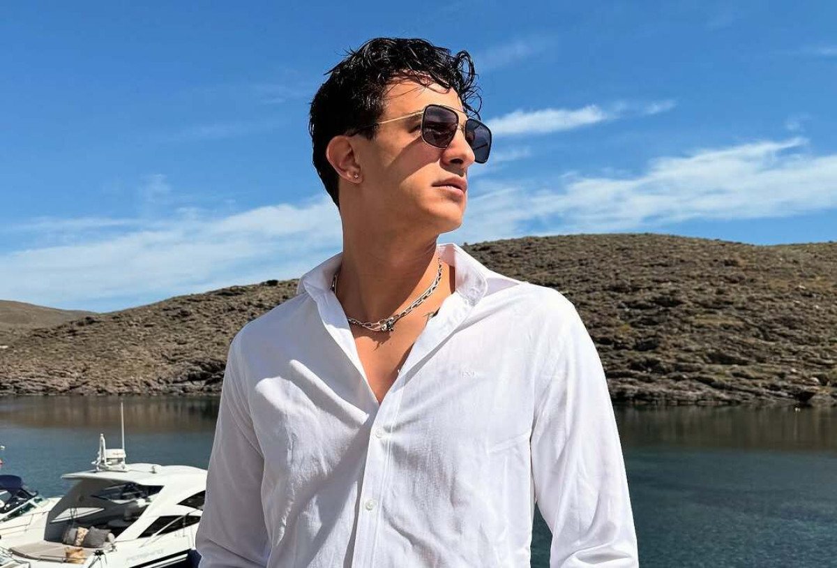 Δήμος Αναστασιάδης: Η αινιγματική απάντηση για τον γάμο και η παράδοση που φαίνεται να συνεχίζεται με τον δεύτερο γιο