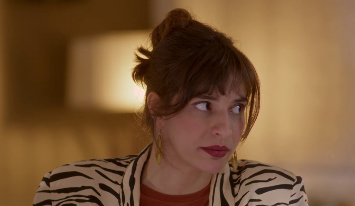 ΗΟΤΕΛ ΕΛVIRA: Ένας παλιός έρωτας εμφανίζεται και δεν ήρθε καθόλου τυχαία