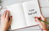 Το #selflove κουράζει… όταν γίνεται δουλειά πλήρους απασχόλησης