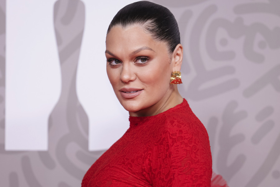 Jessie J: Η τραγουδίστρια ανακοίνωσε με βίντεο ότι βρίσκεται σε ύφεση από τον καρκίνο του μαστού
