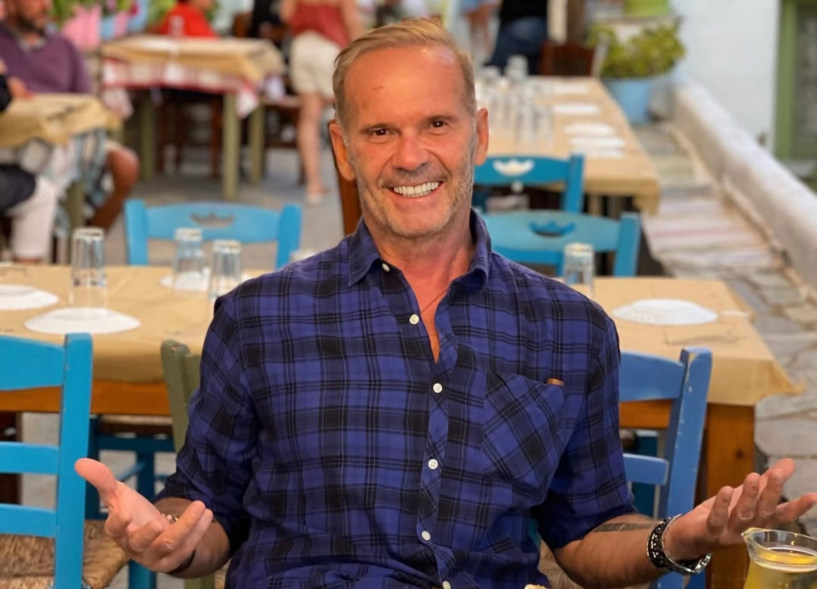 Πέτρος Κωστόπουλος: Και όμως, δεν ήταν στον γάμο της κόρης του (αυτό ήθελε η ίδια)!