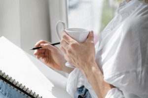 Η απλή συνήθεια που μπορεί να σου χαρίσει χρόνια ζωής (και δεν έχει σχέση με δίαιτες ή γυμναστική)