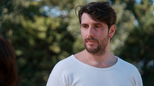 Grand Hotel: Ο Ρήγας προσπαθεί να ξεγελάσει τον Χατζημήτρο