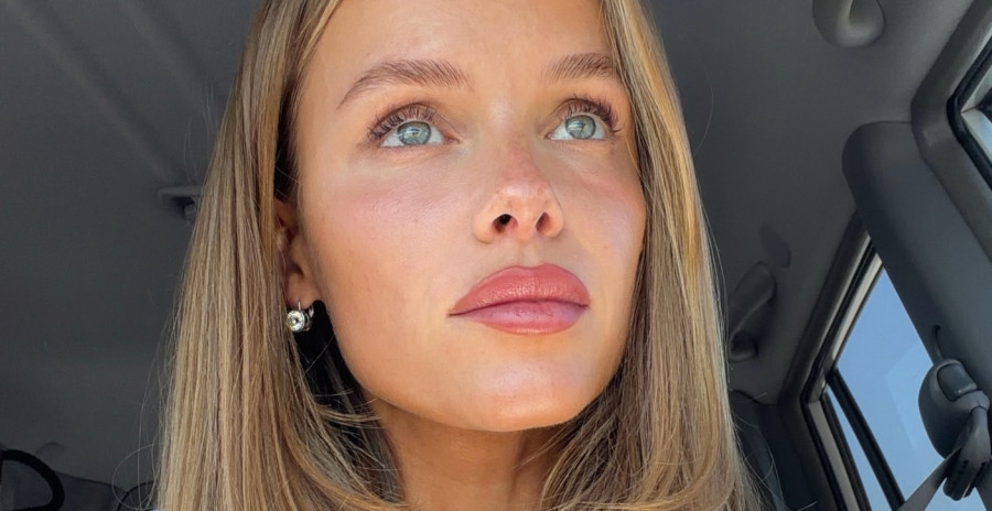 Ακμή, κοκκινίλες… Αυτό το makeup trick τις εξουδετερώνει χωρίς να βαραίνει την επιδερμίδα