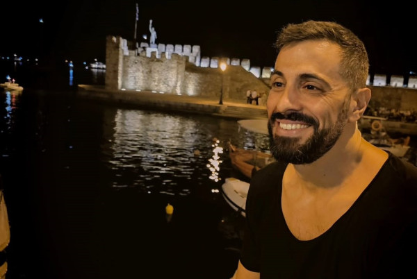 Γιώργος Παράσχος: Η κατάσταση της υγείας του σήμερα, η στήριξη της πρώην συζύγου του και ο τρόπος που ο καρκίνος άλλαξε τη ζωή του