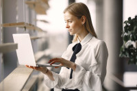 Back to office χωρίς burnout από την πρώτη εβδομάδα: Τι να μην κάνεις μόλις επιστρέψεις