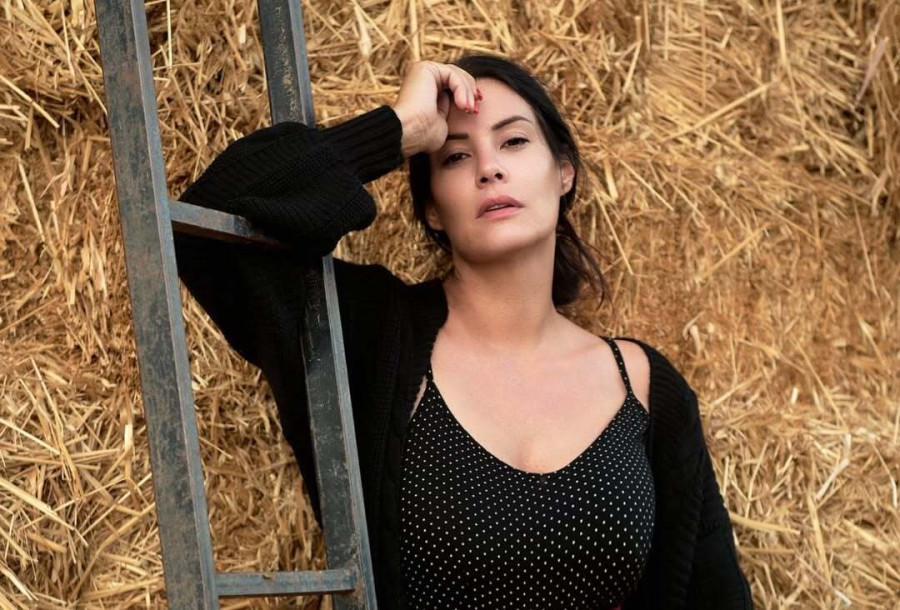 Κορινθίου: Η πιο cute φωτογραφία με τον Καραθανάση για την Παγκόσμια Ημέρα Αγκαλιάς και το μήνυμά της