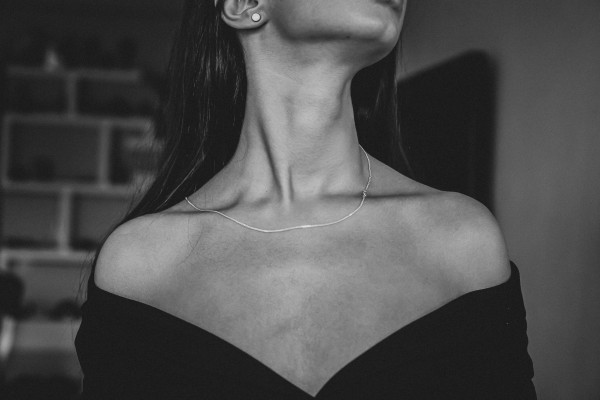 5 εύκολοι τρόποι για να διατηρήσεις νεανικό τον λαιμό σου