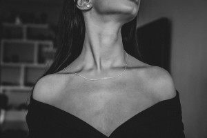 5 εύκολοι τρόποι για να διατηρήσεις νεανικό τον λαιμό σου