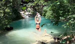Κάτια Ταραμπανκό: Σε Survivor mode on με το μπικίνι της στη Νέδα