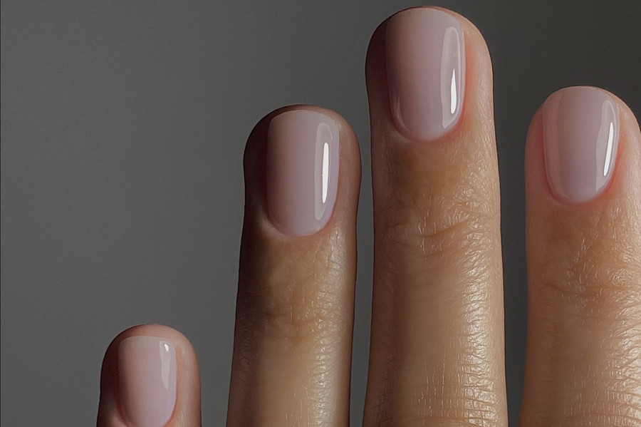 Jelly nails: Η παιχνιδιάρικη τάση στο manicure που κυριαρχεί την άνοιξη