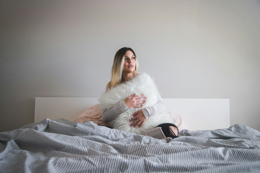 Ξύπνησες στραβά; Οι μικρές φράσεις που μπορούν να αλλάξουν την ψυχολογία σου