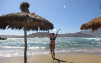 Η Camila Cabello ψήφισε ξανά Ελλάδα που φαίνεται να έχει γίνει αγαπημένη της συνήθεια