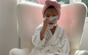 Πασίγνωστη σταρ έβγαλε προϊόντα skincare για 3χρονα! Κάπου ώπα…