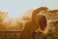 Αθήνα για singles: Τα καλύτερα μέρη για να γνωρίσεις κόσμο και να φύγει από πάνω σου η γκίνια