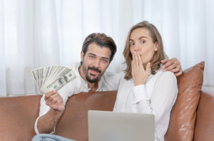 Πώς να μιλήσετε για τα χρήματα όταν είστε σε μια σχέση