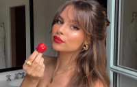 Το Berry είναι η απόχρωση χειλιών που πρέπει να δοκιμάσεις αυτό το φθινόπωρο, σύμφωνα με τους makeup artists