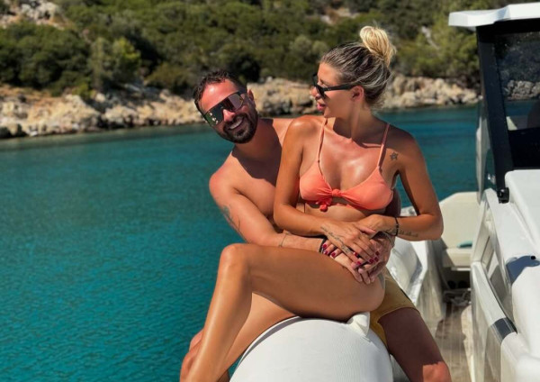 Ηλίας Βρεττός: Τον πήραν από όλα τα κανάλια για την εγκυμοσύνη και εκείνος ξεκεθάρισε στο Instagram