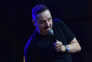 Αλέξανδρος Τσουβέλας: «Ο κόσμος έχει ανάγκη από παρέα» - Όσα είπε για την επιτυχία της σειράς «Τότε και Τώρα»