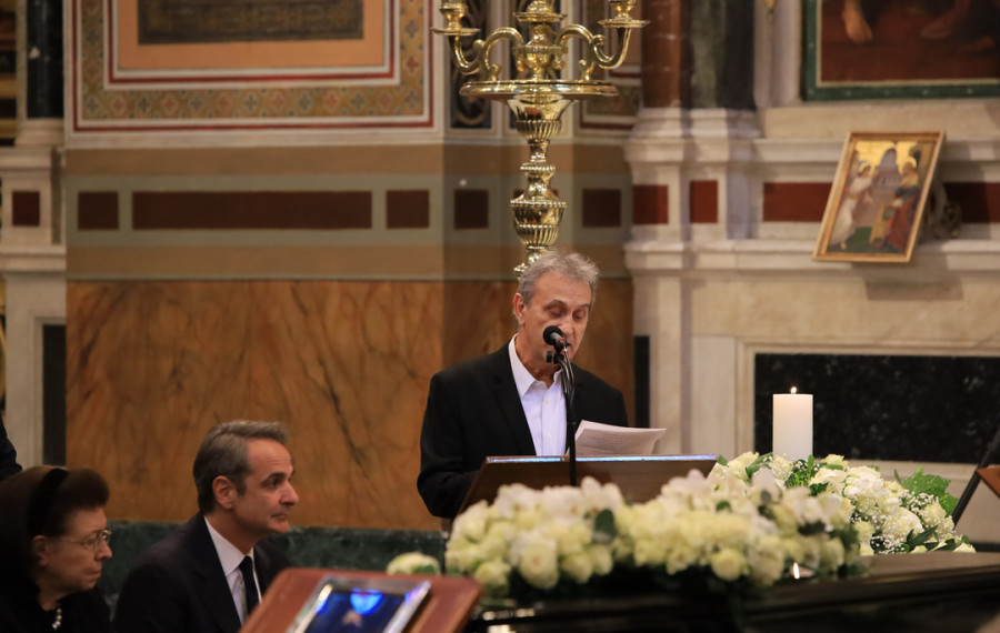 Κηδεία Μαρινέλλας: Ράγισαν καρδιές Αλεξίου και Νταλάρας με τους επικήδειους