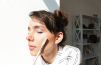 Αυτό το εκπληκτικό primer εξαφανίζει αμέσως τους πόρους από το πρόσωπό σας