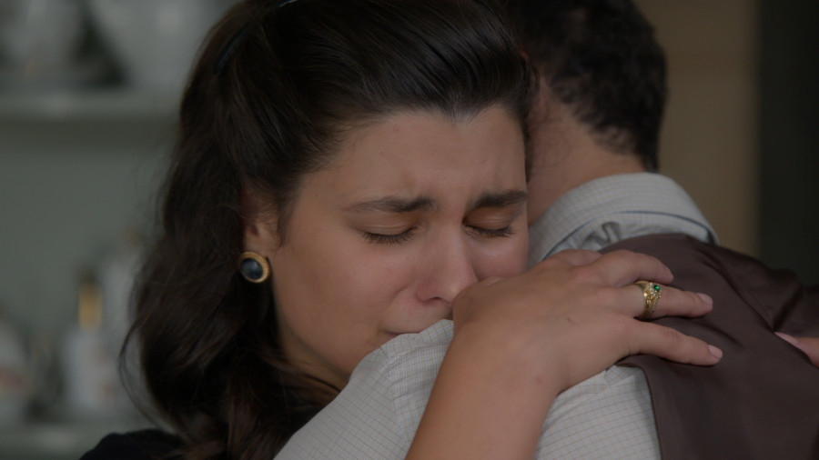 Άγιος Έρωτας: Η Χλόη θέλει να πάει στη Βόνιτσα να βρει το παιδί της αλλά...