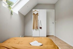 Μεταμόρφωσε τη ντουλάπα σου με αυτοκόλλητη ταπετσαρία που κάνει τη διαφορά - Ο πλήρης οδηγός