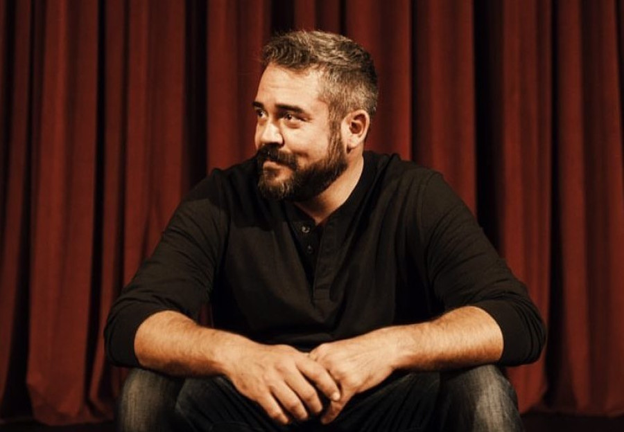 Πυγμαλίων Δαδακαρίδης: Η παιδική φωτογραφία με τη μητέρα του, έναν χρόνο μετά την απώλειά της