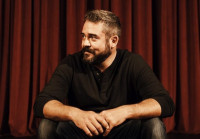 Πυγμαλίων Δαδακαρίδης: Η παιδική φωτογραφία με τη μητέρα του, έναν χρόνο μετά την απώλειά της