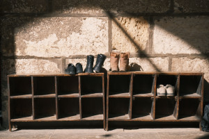 Το τέλειο DIY project για να δημιουργήσετε μια εντυπωσιακή παπουτσοθήκη