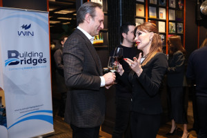 Με τις Βίκυ Χατζηβασιλείου και Μαρία Εκμεκτσίογλου η δράση «Building Bridges: Connecting Greece to the World»