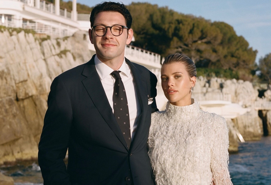 Sofia Richie: Ανακοίνωσε ότι εγκυμονεί το δεύτερο παιδί της και... μια κολεξιόν ρούχων