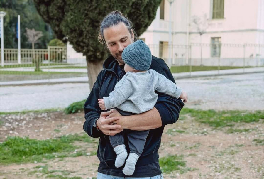 Γρηγόρης Μόργκαν: Η στιγμή στην πισίνα με τον γιο του που τον έκανε να μιλήσει για την πατρότητα
