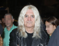 Νίκος Καρβέλας: Διαψεύδει ότι κατέθεσε ασφαλιστικά μέτρα για να απαγορεύσει στην Άννα Βίσση να λέει τα τραγούδια του