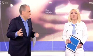 Μίνα Καραμήτρου: Με νάρθηκα αλλά κανονικά στην εκπομπή της - Το τρολάρισμα του κατά τα άλλα σοκαρισμένου Στραβελάκη