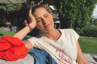 Τατιάνα Μπλάτνικ: ΣΚ στο Γκστάαντ για self-care με βουτιά σε παγωμένο ποτάμι και τη ζωή της να κάναμε!