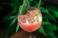 Ροζ prosecco + φρούτα = η νέα αγαπημένη μας συνήθεια
