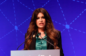 Κίμπερλι Γκίλφοϊλ: Οι νέες δηλώσεις (κάνοντας τον σταυρό της) για το μωρό που περιμένουν Αργυρός - Νίκα - Θα είναι τελικά η νονά;