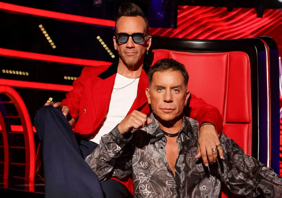 The Voice: Ένα προσωπο έκπληξη έρχεται και ξεσηκώνει το κοινό!