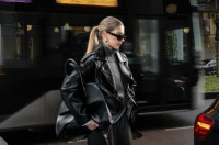 Γκρίζα μαλλιά πριν τα 30; Αυτή η διατροφική έλλειψη, που κανείς δεν υποψιάζεται, είναι μία από τις αιτίες