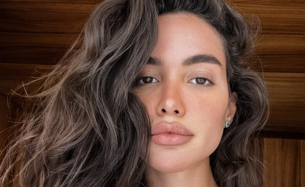 Το “Resting Rich Face” είναι το πιο κομψό no-makeup makeup trend της χρονιάς
