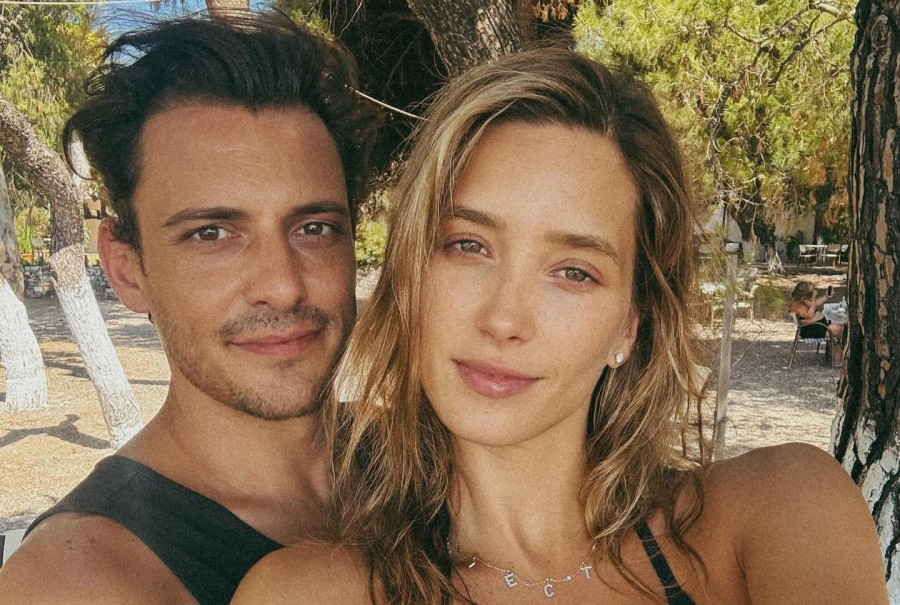 Ο Σβήγκος ζει τον έρωτά του με την Γιολάντα στην Αντίπαρο αλλά... δουλεύει κιόλας!