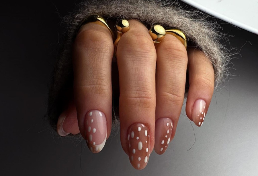 Τι είναι τα “Bambi nails”, το πιο χαριτωμένο nail trend της σεζόν;