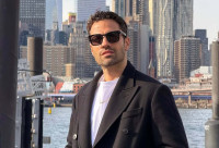 Κωνσταντίνος Αργυρός: Μαντήλια με ονοματεπώνυμο για την εμφάνισή του στο Dubai