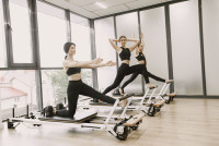Δείτε πόσα λεπτά Pilates χρειάζεστε για να κάψετε τις θερμίδες μιας μερίδας ρακλέτ